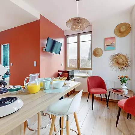 1 Bedroom Stunning Apartment In Melrand Exterior photo
