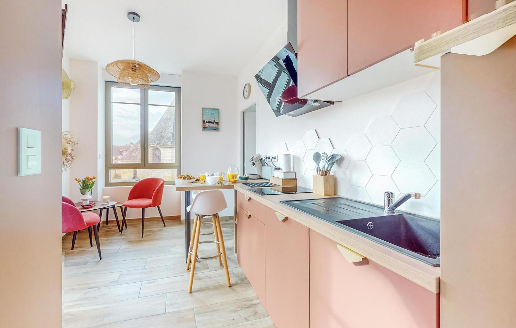 1 Bedroom Stunning In Apartment